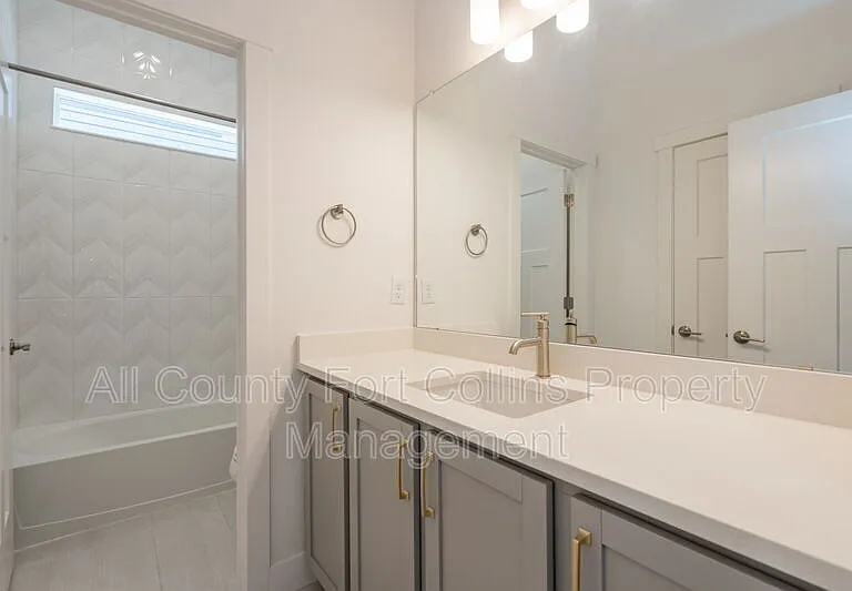 5967 Rendezvous Pkwy — Photo 21