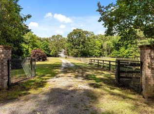 1100 Lakebay Rd, Vass, NC 28394