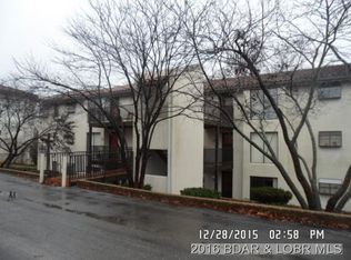 24 E Casa Del Rio, Lake Ozark, MO 65049