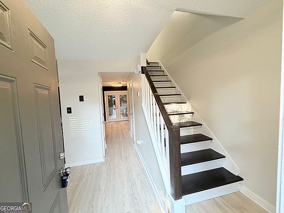 2nd image of 1665 Winchester Way SE