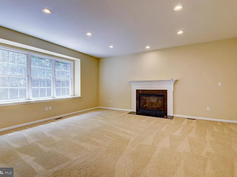 45 Lockwood Dr — Photo 24