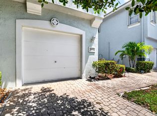 3271 Laurel Ridge Cir, Riviera Beach, FL 33404