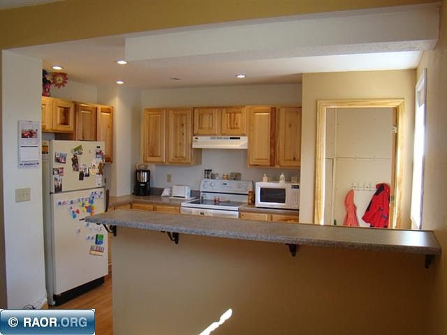 2nd image of 721 Cleveland St