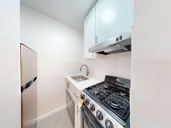 5th image of 309 E 85th St APT 5B