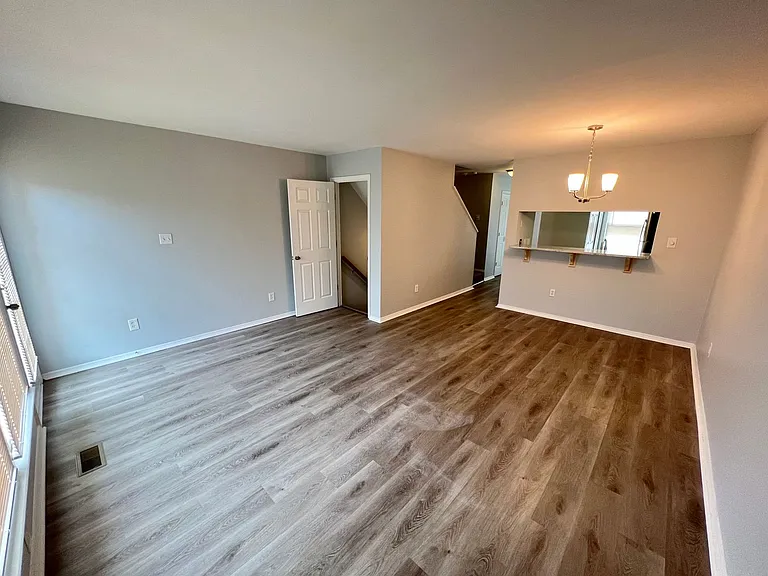15 Astor Ct — Photo 9