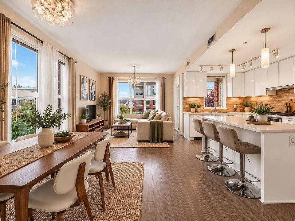 1st image of 9551 Alexandra Rd #311