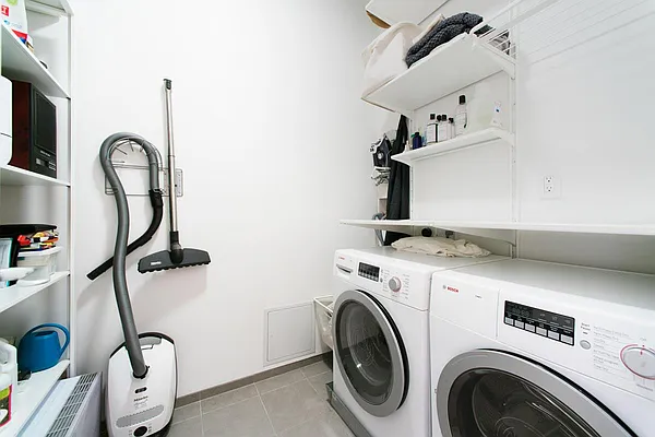 Sold by Prime Manhattan | media 8