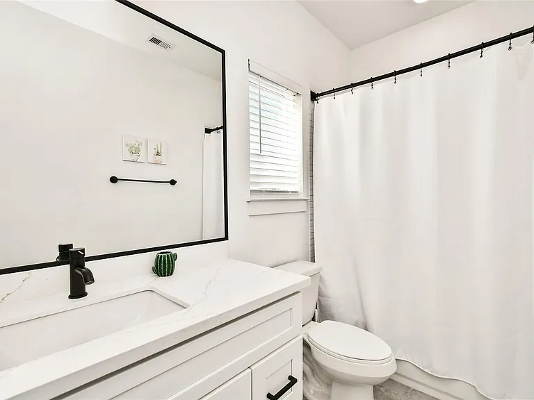 208 N York St #B — Photo 27