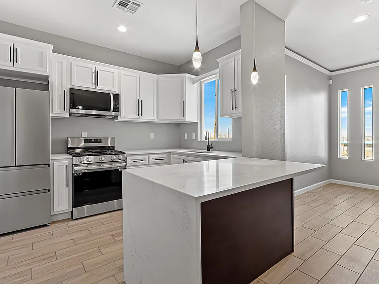 3334 Lincoln Ave — Photo 10