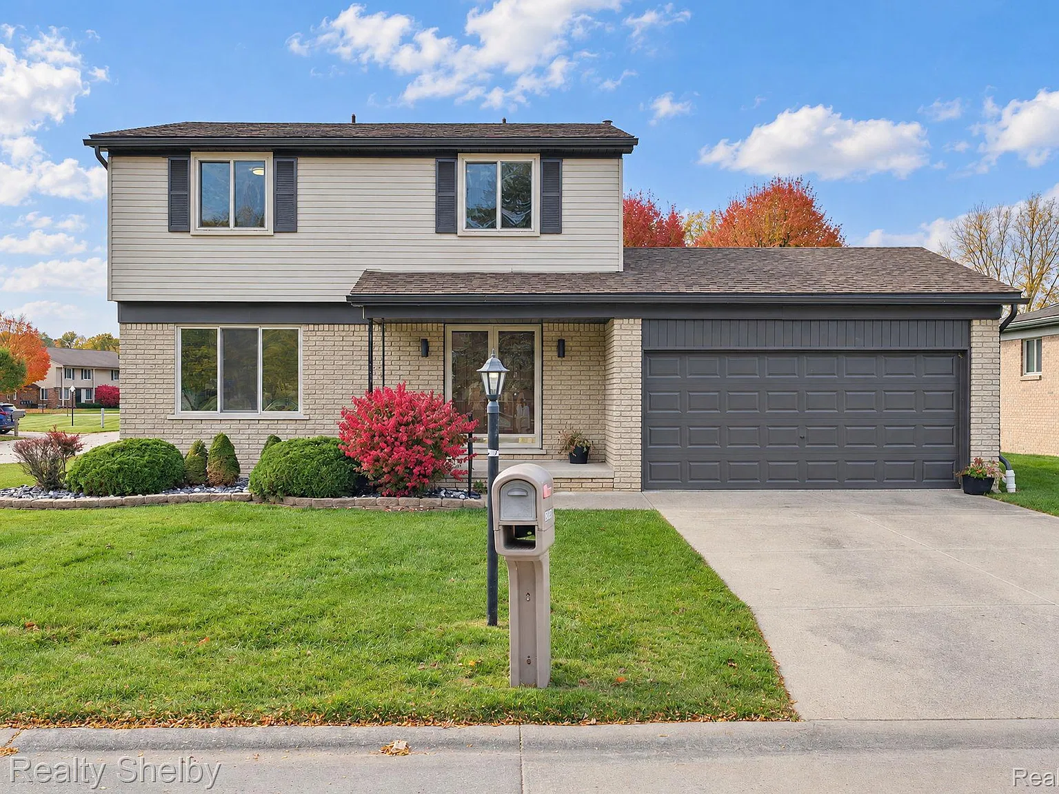 3 bed, 3.0 bath, 1752 sqft, $2,850 — Photo 2