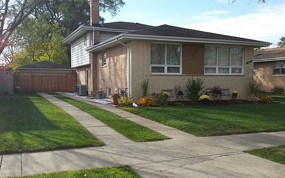 2nd image of 4017 W 105th Pl