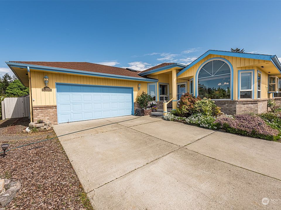 1st image of 698 Oak Wood Drive