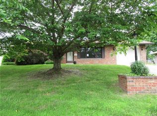 1503 Saratoga Dr, Collinsville, IL