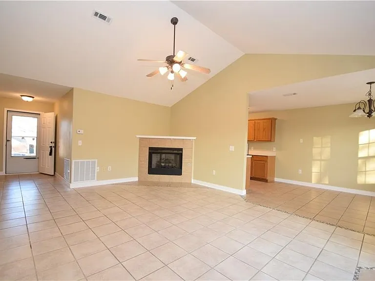 2305 S Choctaw St — Photo 5