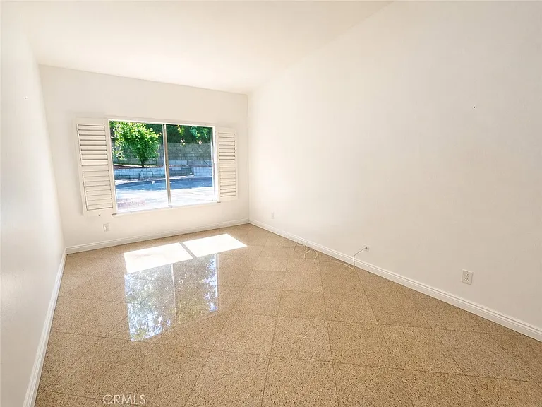 24010 Hatteras St — Photo 18