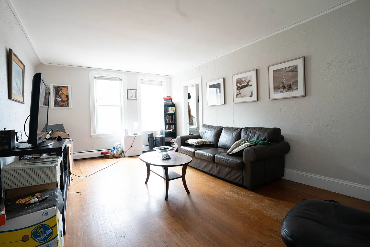 Building Photo - 32 Gordon St #3R