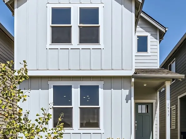 4035 Village Center Dr SE, Salem, OR 97302