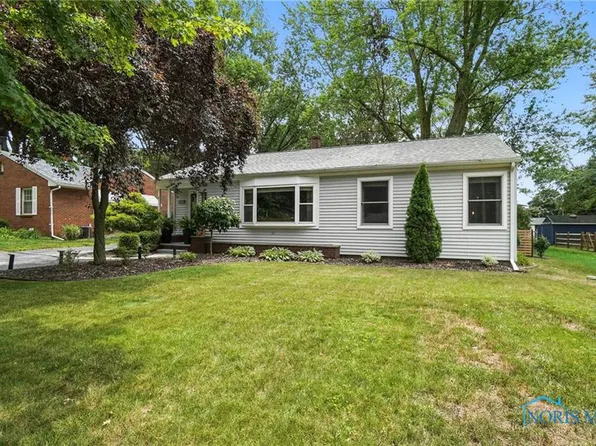 923 Pearl St, Bowling Green, OH 43402