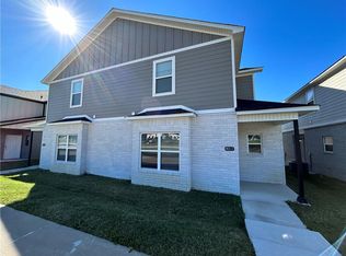 803 S Rupple Rd #1, Fayetteville, AR 72704