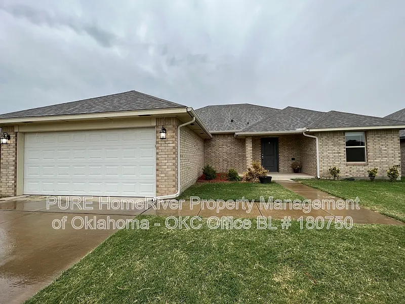 4 bed, 2.0 bath, 1738 sqft, $1,820 — Photo 2