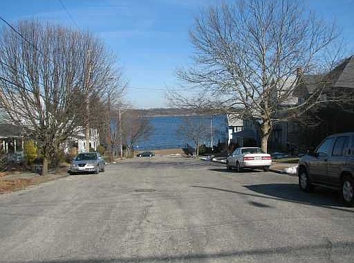 Bay at end of Street