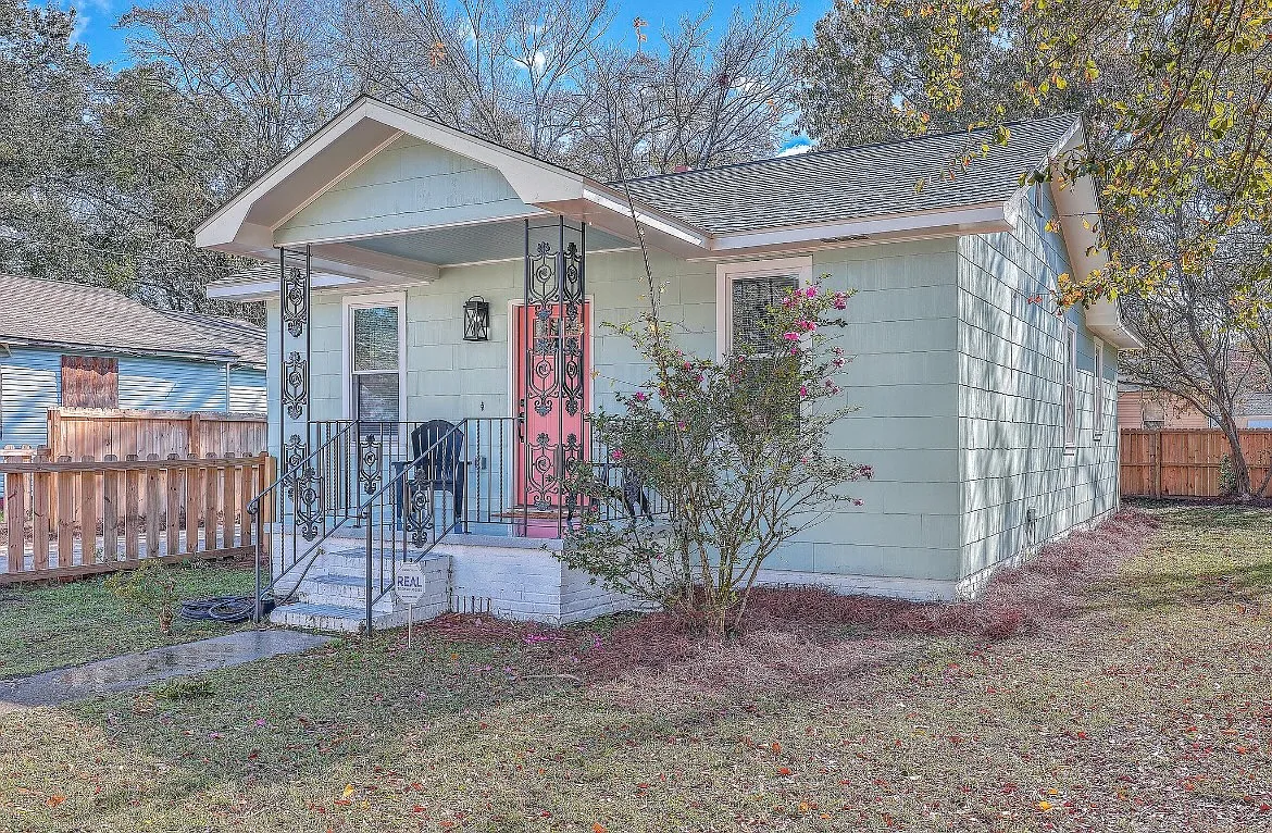 3 bed, 2.5 bath, 1117 sqft, $2,600 — Photo 1