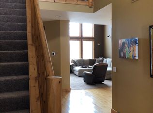 13598 Lakebrook Dr, Fenton, MI 48430