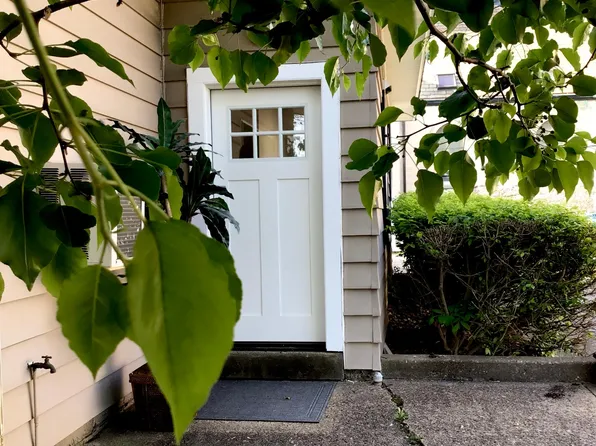 421 Boggs Ave #2, Pittsburgh, PA 15211