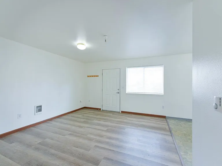 240 E Baker St — Photo 7