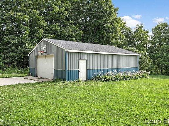 3rd image of 594 Wildwood Dr