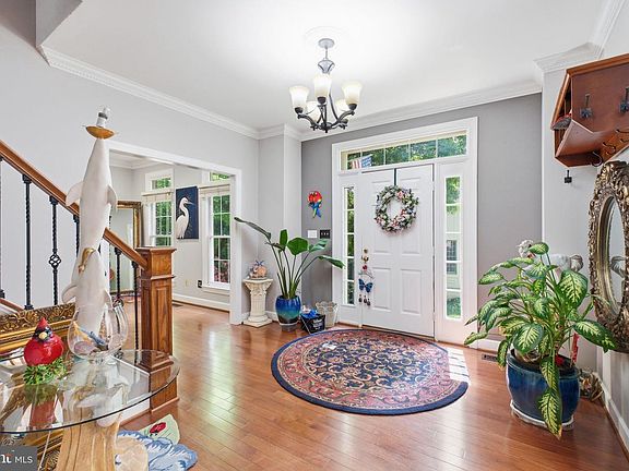 5th image of 8005 Hedgewood Ct