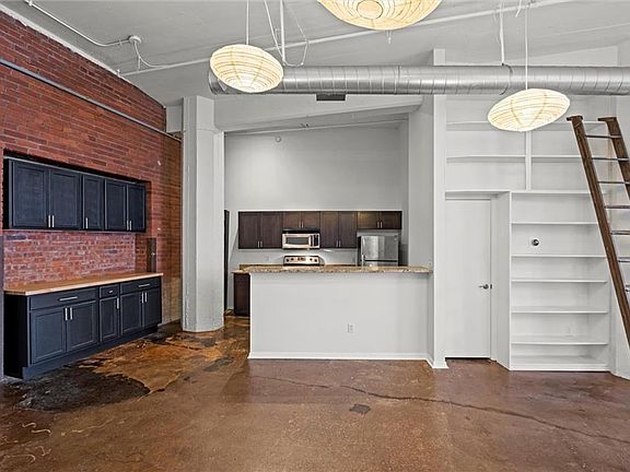 4th image of 200 Main St APT 105