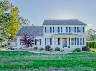 305 Springdale Rd, Westfield, MA 01085