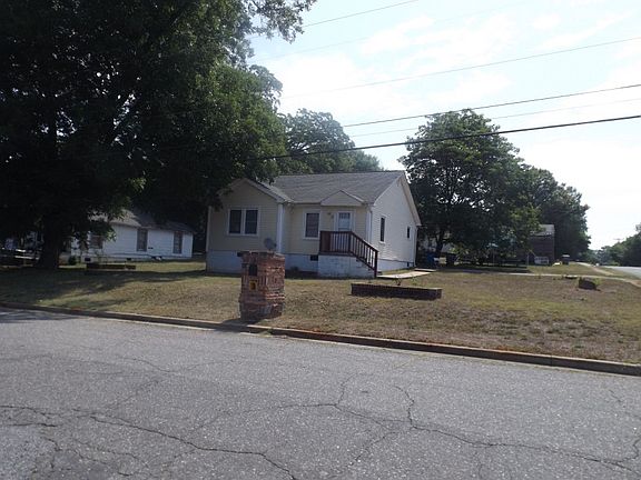 2nd image of 302 Sacco St