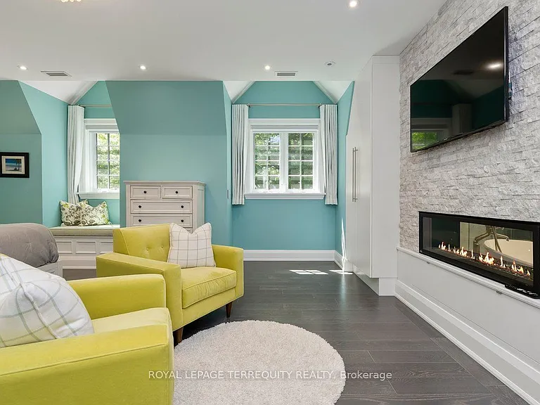 101 Chestnut Hills Pkwy — Photo 26
