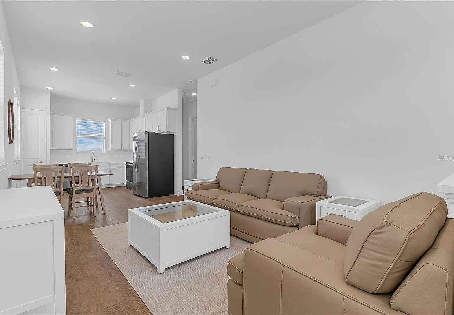1 bed, 1.0 bath, 890 sqft, $2,100 — Photo 4