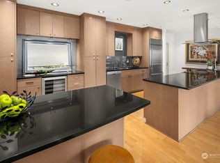 3030 80th Ave SE UNIT 204, Mercer Island, WA 98040