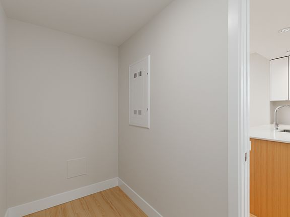 5th image of 159 W 2nd Ave #803