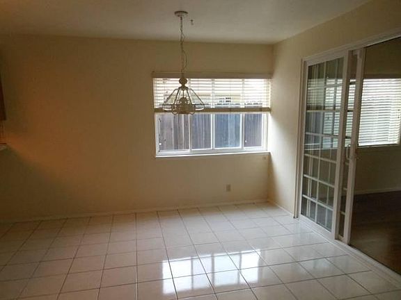 3rd image of 11049 Avenida Del Gato