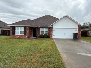1322 Riley Cir, Alma, AR 72921
