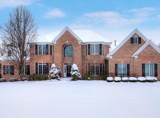 8485 Woodberry Blvd, Chagrin Falls, OH 44023