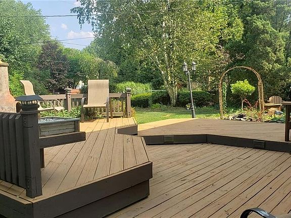 3rd image of 4475 Camellia Ln
