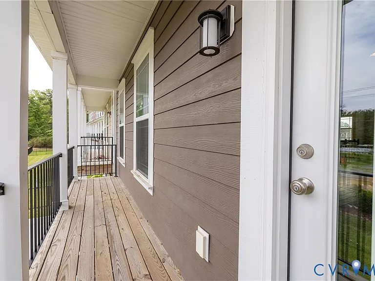 11443 Hayloft Ln — Photo 31