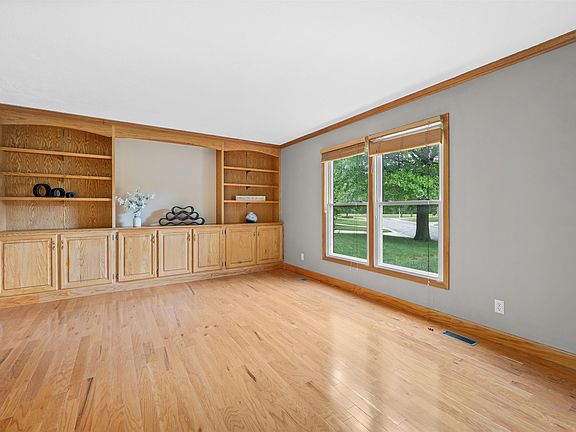 5th image of 7205 E Greenbriar Cir