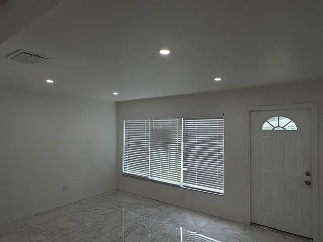 1307 W Hollywood St — Photo 2