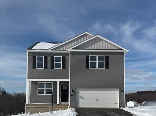 115 Crabapple Ln N, Beaver Falls, PA 15010