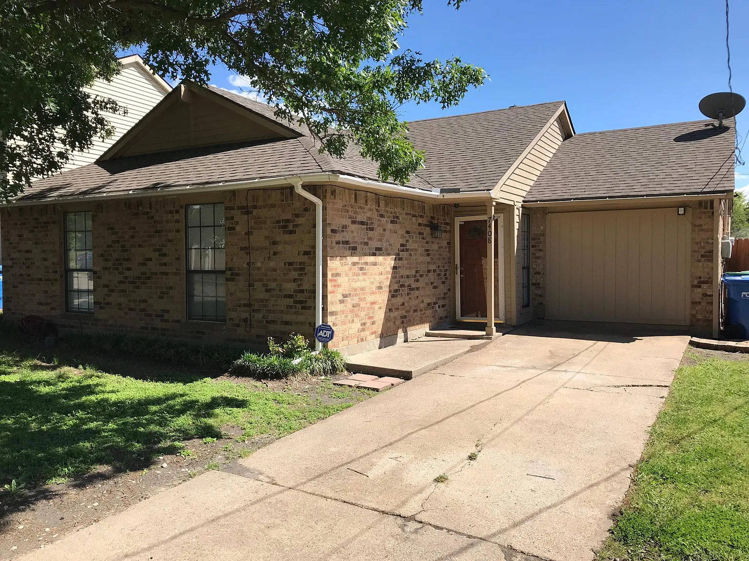 3 bed, 1200 sqft, $1,950 — Photo 2