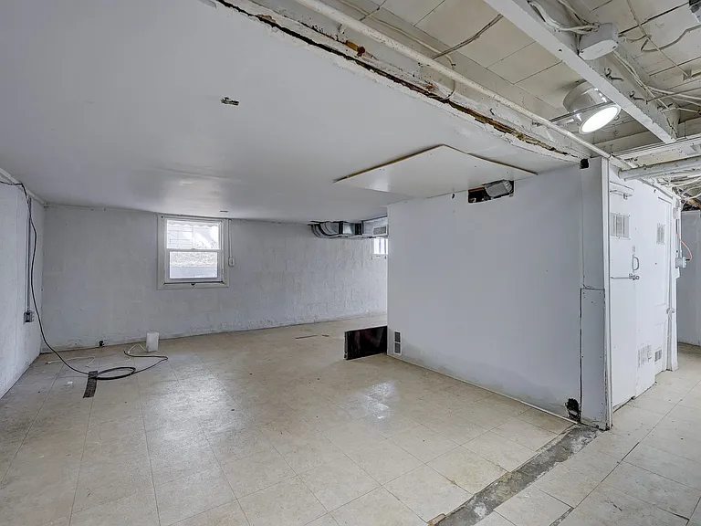813 S Center St — Photo 33