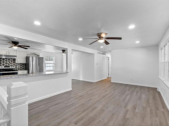 4th image of 2126 Sherwood Dr