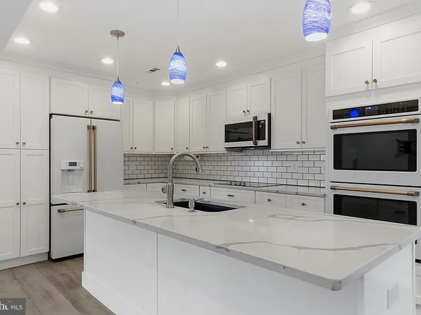 201 Shirley Ln, Pennsburg, PA 18073